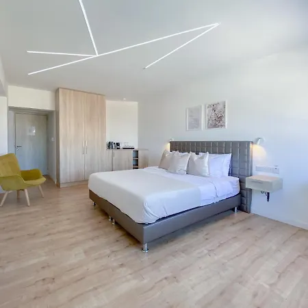 Phaedrus Living: Plateia Brillante * 尼科西亚