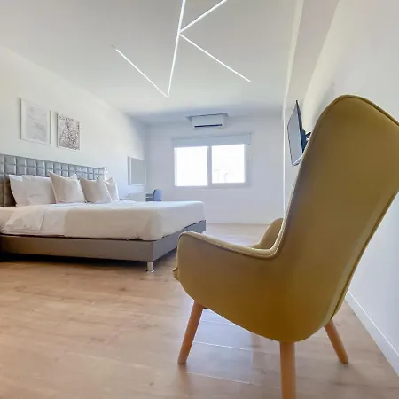 Phaedrus Living: Plateia Brillante *