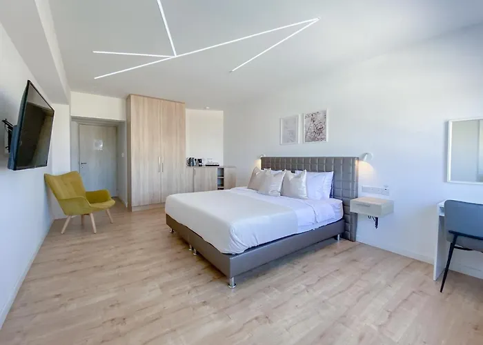 Phaedrus Living: Plateia Brillante * Nicosia