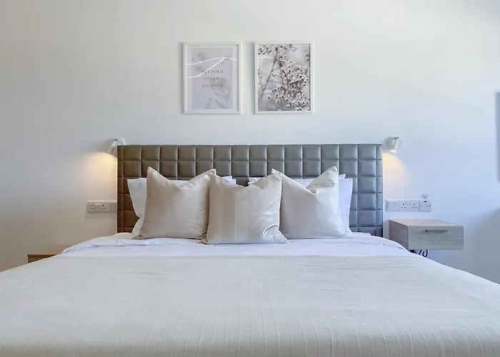 Phaedrus Living: Plateia Brillante * 尼科西亚