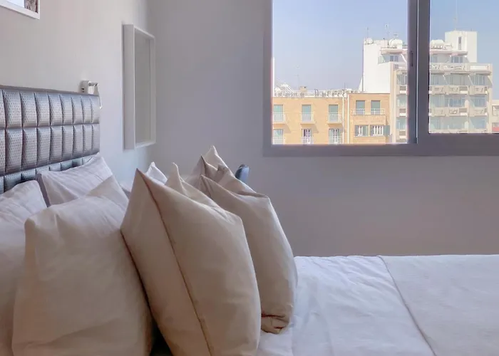 Phaedrus Living: Plateia Brillante * 尼科西亚