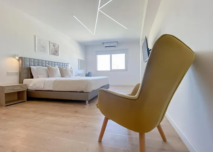 Phaedrus Living: Plateia Brillante *